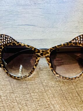 Betsey Johnson Cats Meow Kitten Ears Sunglasses Leopard Feline Studded Gradient